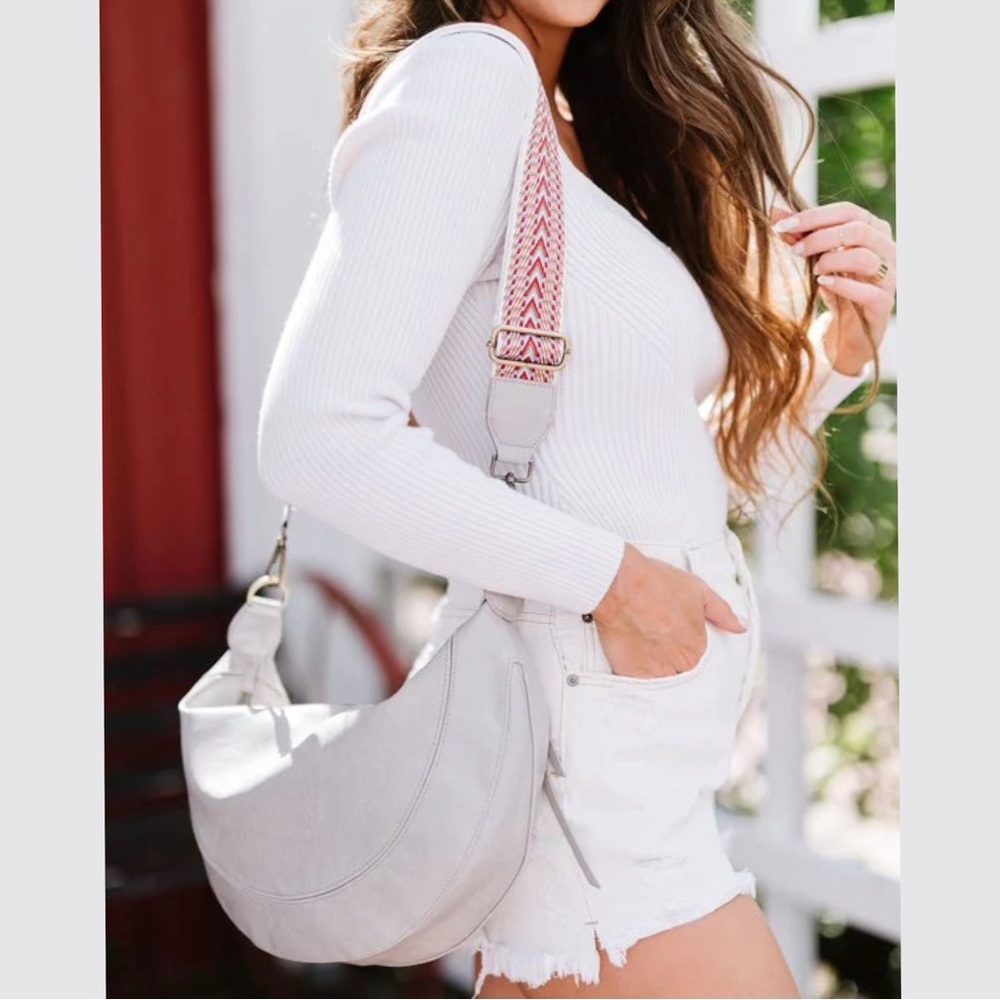 🆕Modern+Chic DAKOTA HOBO
CRESCENT SHAPE BAG in Grey NWOT